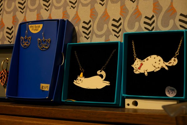 What Are the Best Subtle Metallic Accessories for Adding Shine to a Work Outfit?